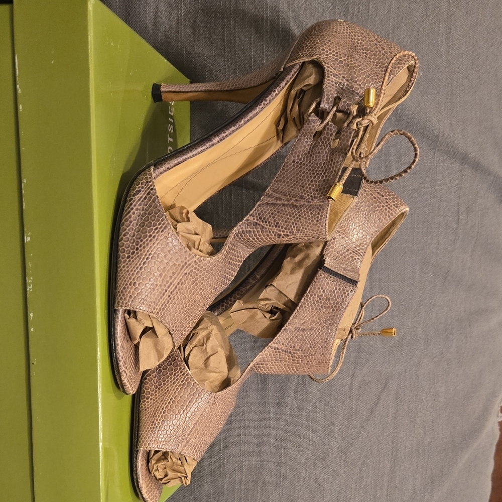 Kate Spade Women Gold Nappa Leather Cate Peep-Toe Pump Sz 10B